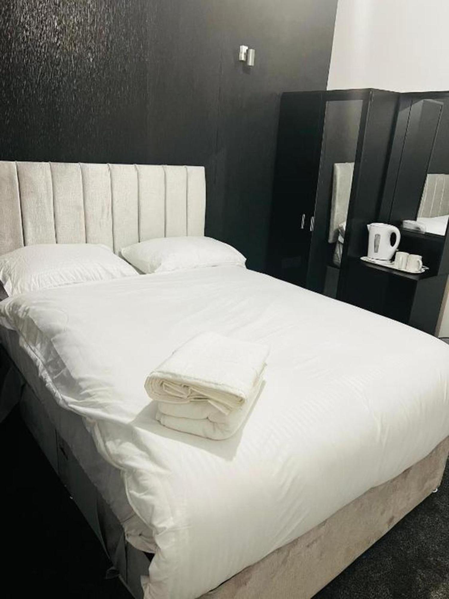 Hotel Oyo The Pleasant House Manchester Zewnętrze zdjęcie