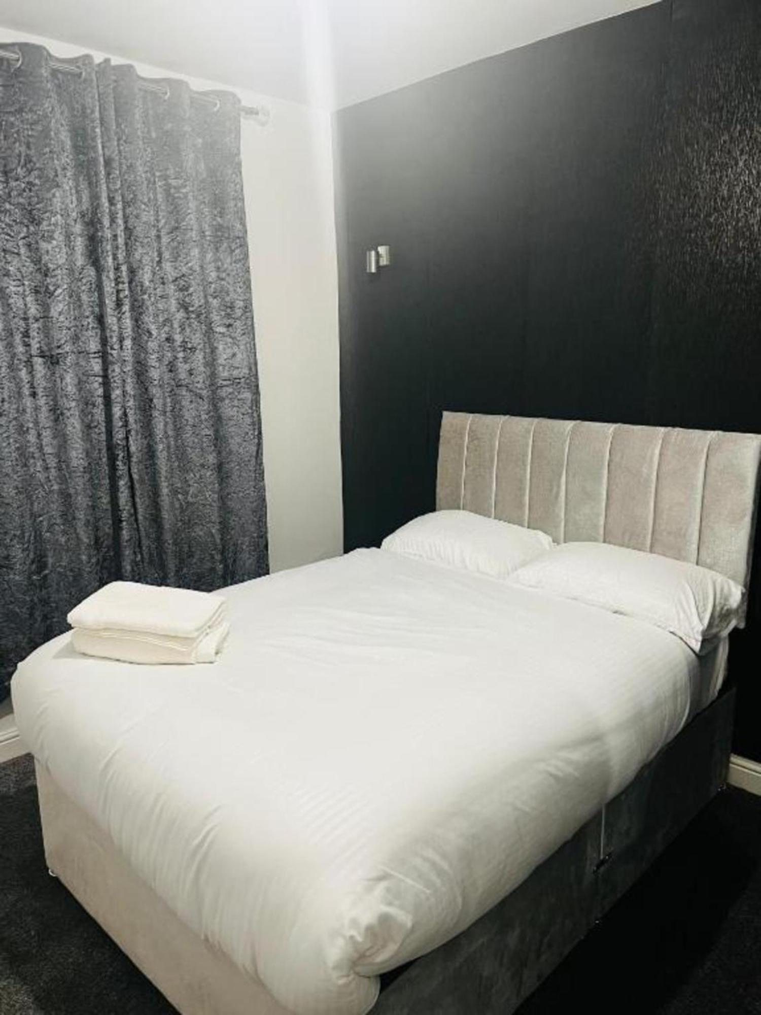 Hotel Oyo The Pleasant House Manchester Zewnętrze zdjęcie
